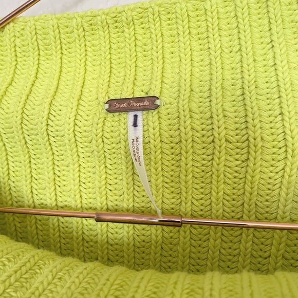 Free People Emmy Sweater Acid Lime Mock Neck Dolman Sleeve Ribbed Knit XS - Picture 4 of 8